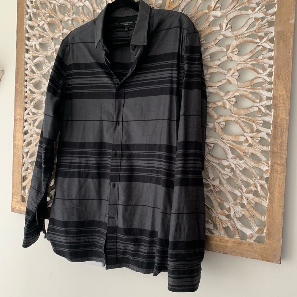 Banana Republic Casual Button Down Shirt